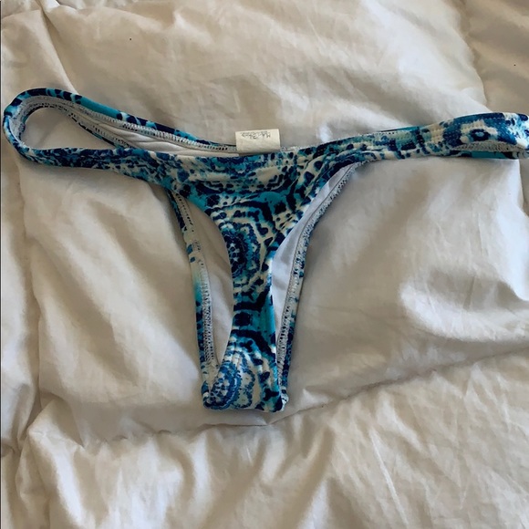 Minimal coverage bikini bottoms - Picture 2 of 2